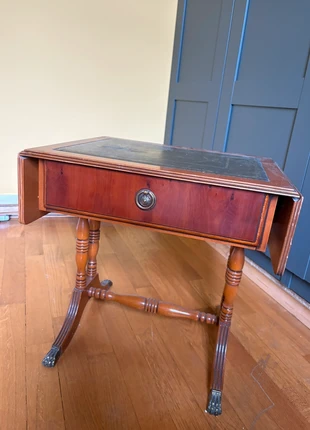 Bedside table or side table., merk: Heldense Meubelindustrie, staat: Goed, € 40,00, € 42,70 inclusief Kopersbescherming