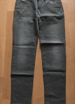 jean droit sisley w26l31, brand: Sisley, condition: New without tags, size: S / 36 / 8, €8.00, €9.10 includes Buyer Protection
