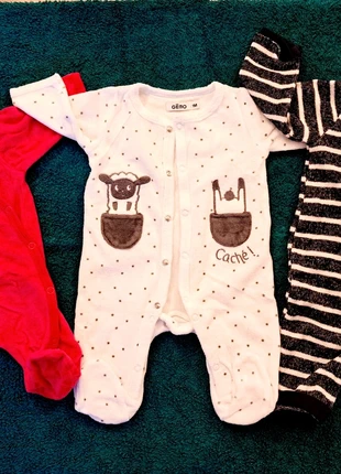 Lot 3 pyjamas , marke: Obaïbi, zustand: Neu, größe: 1-3 Monate / 56, 5,00 €, 5,95 € inklusive Vinted-Käuferschutz