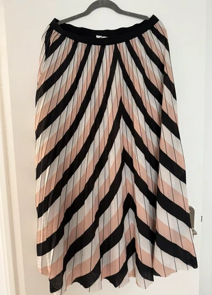 Saia plissada mango xl, brand: Mango, condition: Very good, size: XL / 42 / 14, €12.00, €13.30 includes Buyer Protection