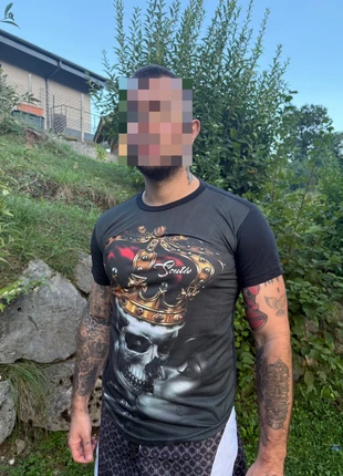 T-shirt motif skull couronne – style streetwear rock gothic, état: Très bon état, taille: M, 4,00 €, 4,90 € Protection acheteurs incluse