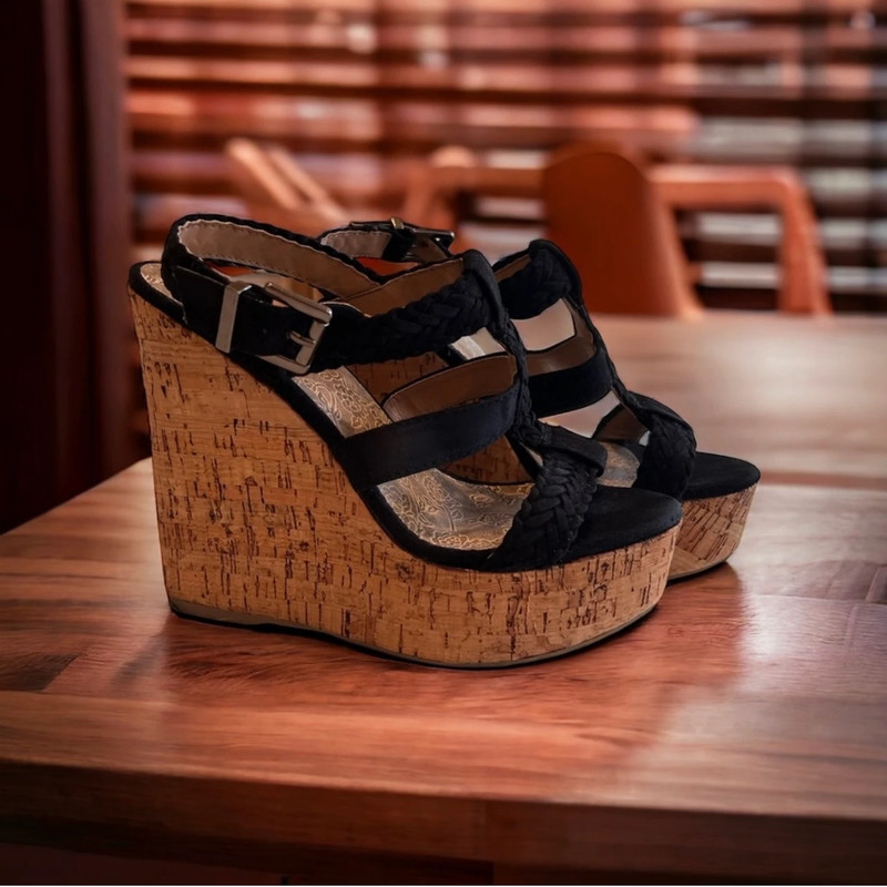 Vintage 90s Soda Black Vegan Stappy 6” cork heeled platform wedges. SZ10 5