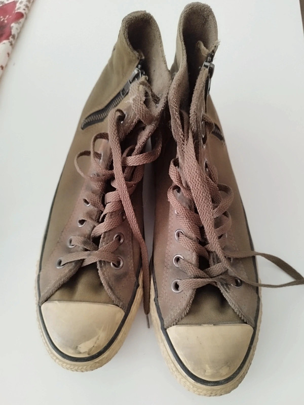 Converse mimetiche 2025