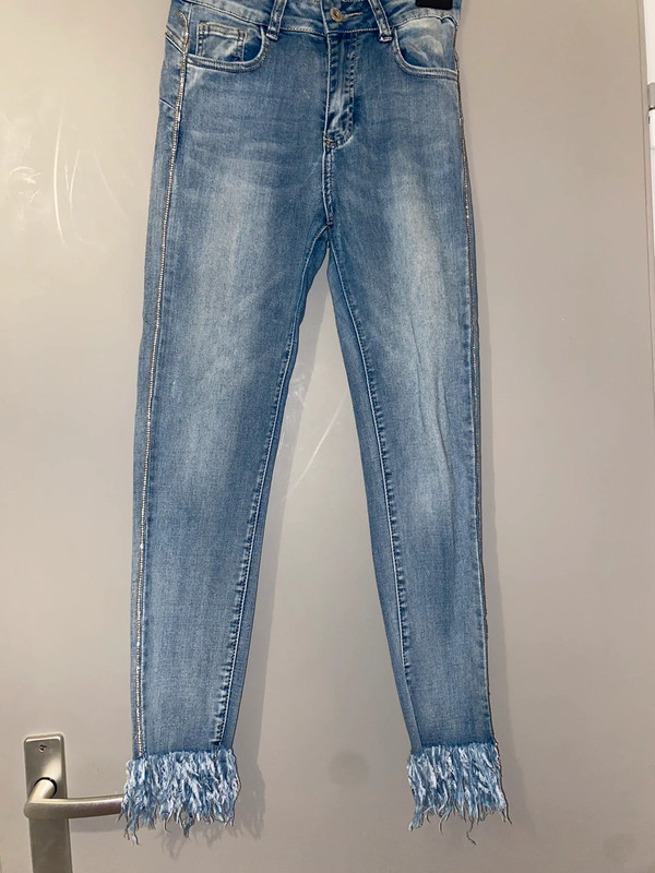 Blauw jeans met steentjes 1