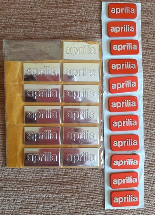 Aprilia Originali Logo Adesivo Metallo o Plastificato. Singole o Lotto., marke: Aprilia, zustand: Neu, mit Etikett, 10,00 €, 11,20 € inklusive Vinted-Käuferschutz