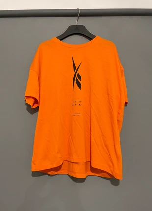 Camiseta Reebook naranja nueva, brand: Reebok, condizioni: Nuovo con cartellino, taglia: M / IT 42 / EU 38, €8.00, €9.10 include la Protezione acquisti