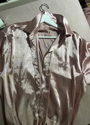 Bluse satinstyle mit ballonärmeln , merk: Shein, staat: Goed, maat: S, € 5,50, € 6,48 inclusief Kopersbescherming