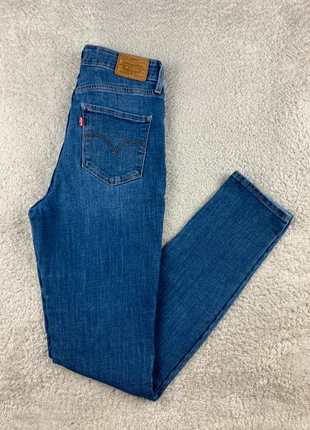 Jean Levi's 721 High Rise Skinny Bleu Marine - W28 FR38, brand: Levi's, condizioni: Ottime, taglia: M / IT 42 / EU 38, €24.99, €26.94 include la Protezione acquisti