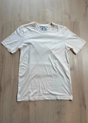 T-Shirt Adidas | Beige clair logo brodé Blanc | Taille XS | Femme, marque: adidas, état: Très bon état, taille: XS / 34 / 6, 10,00 €, 11,20 € Protection acheteurs incluse