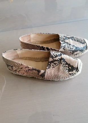 Espadrilles in motief, merk: Paloma Barcelo, staat: Goed, maat: 38, € 5,00, € 5,95 inclusief Kopersbescherming