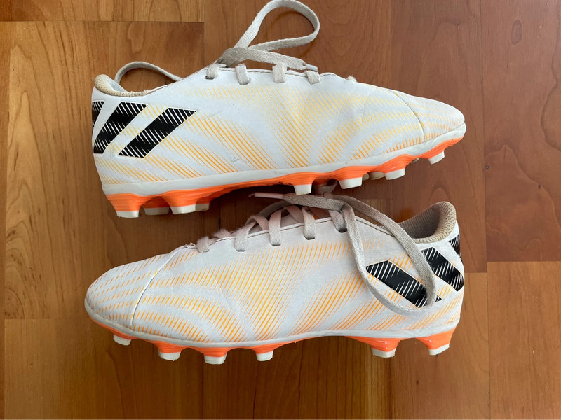 FuBballschuhe mit Stollen Adidas Nemesis GroBe 33 Vinted