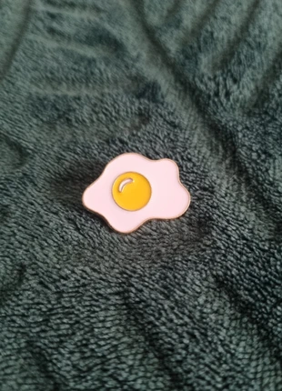 Pin's oeuf, état: Neuf avec étiquette, 2,00 €, 2,80 € Protection acheteurs incluse