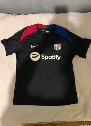 Maillot FC Barcelone, marque: Nike, état: Très bon état, taille: M, 20,00 €, 21,70 € Protection acheteurs incluse