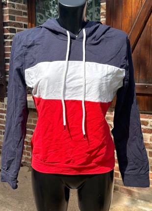 👕 Sweat à capuche tricolore T36, marke: Boutique Italiana, zustand: Sehr gut, größe: S / 36 / 8, 5,00 €, 5,95 € inklusive Vinted-Käuferschutz