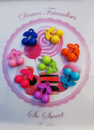 Lot x8 breloques cerises en plastique multicolore créations de bijoux, estado: Muy bueno, 2,50 €, 3,33 € Protección al comprador Pro incluida