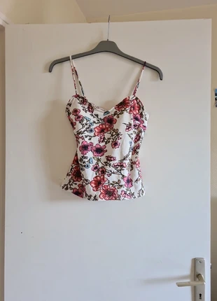 Top à bretelle fleurie taille L marque ardene, marke: ardene, zustand: Sehr gut, größe: L / 40 / 12, 6,00 €, 7,00 € inklusive Vinted-Käuferschutz