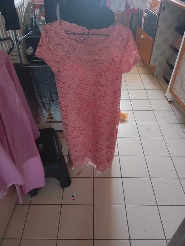 Robe droite dentelle 38