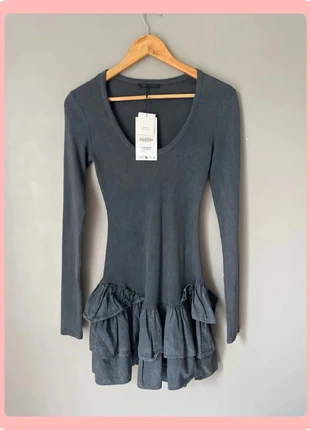 Petite robe grise délavé Zara serré en haut froufrou en bas, marca: Zara, estado: Nuevo con etiquetas, tamaño: M / 38 / 10, 20,00 €, 21,70 € Protección al comprador incluida