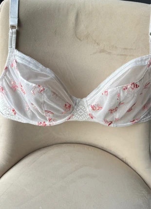 Soutien-gorge, marque: Chantelle, état: Bon état, taille: 95E, 25,00 €, 26,95 € Protection acheteurs incluse