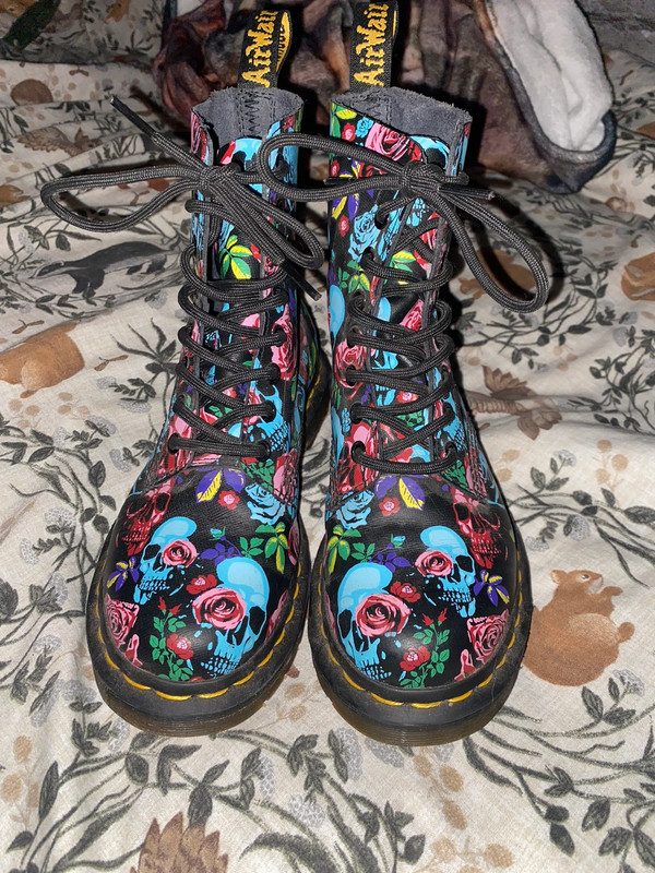 Dr martens pascal rose skull boots Vinted