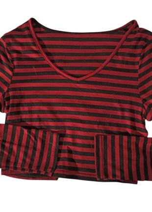 Maglia a maniche lunghe rosso e nera, brand: Shein, condizioni: Ottime, taglia: S / IT 40 / EU 36, €3.00, €3.85 include la Protezione acquisti