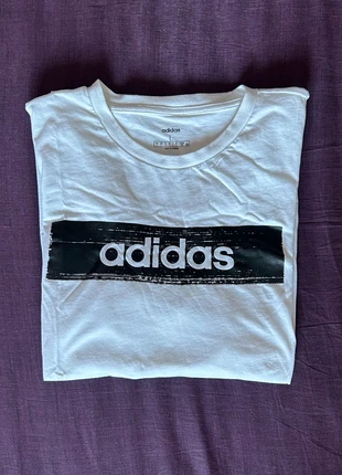 tee shirt adidas blanc et noir taille L, marke: adidas, zustand: Sehr gut, größe: L, 3,99 €, 4,89 € inklusive Vinted-Käuferschutz