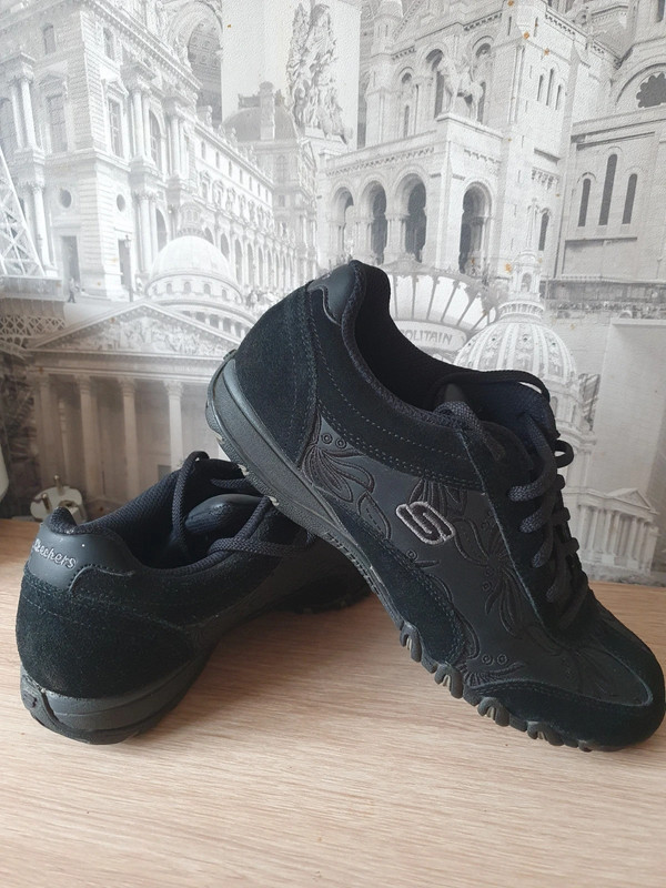 Skechers kedai? | Vinted