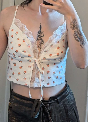 top bershka été fleurs oranges et dentelle, brand: COQUETTE, condition: Very good, size: S / 36 / 8, €4.00, €4.90 includes Buyer Protection