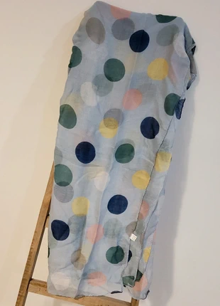 Pañuelo Lunares, merk: Local, staat: Heel goed, € 4,00, € 4,90 inclusief Kopersbescherming