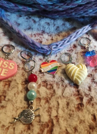 Set of 5 stitchmarkers, run 7, marque: Handmade, état: Neuf sans étiquette, 5,60 €, 6,58 € Protection acheteurs incluse