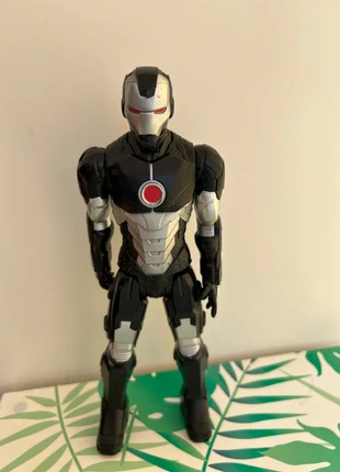 Personaggio War Machine, marca: Machine, estado: Muito bom, tamanho: 7 anos / 122 cm, €7.00, €8.05 inclui Proteção do Comprador