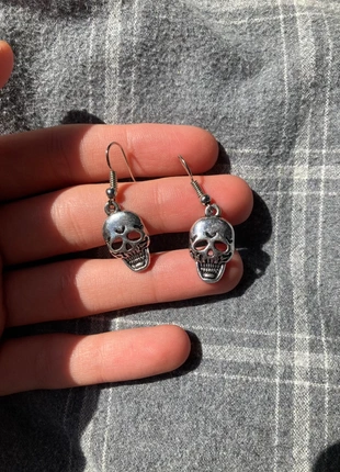 skull skeleton goth earrings, merk: Killstar, staat: Heel goed, € 5,00, € 5,95 inclusief Kopersbescherming