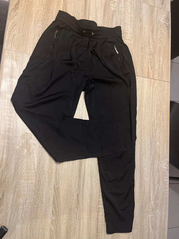 Pantalon noir satiné 1