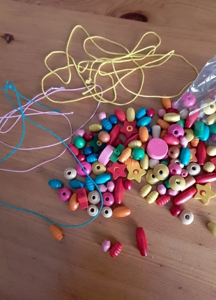 Halskette / Armbänder selber machen, merk: karstadt, staat: Goed, maat: Universeel, € 2,50, € 3,33 inclusief Kopersbescherming