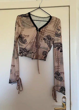 Mythical Fairy Like Long Arm Crop Top, marke: Alternative, zustand: Gut, größe: L / 40 / 12, 9,00 €, 10,15 € inklusive Vinted-Käuferschutz