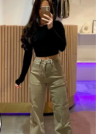 Cargo beige taille 38, merk: Loredana, staat: Nieuw met prijskaartje, maat: M / 38 / 10, € 15,00, € 16,45 inclusief Kopersbescherming