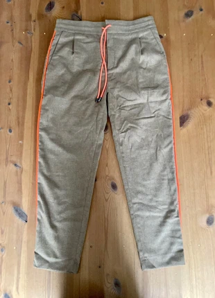 Beige Hose von Drykorn in Größe 36, merk: Drykorn, staat: Nieuw met prijskaartje, maat: S, € 30,00, € 32,20 inclusief Kopersbescherming