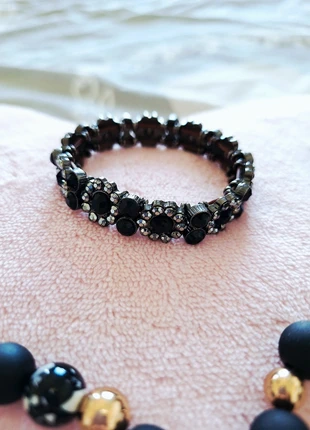 Bracelet extensible noir fleurs strass, marque: Claire's, état: Très bon état, 1,99 €, 2,79 € Protection acheteurs incluse