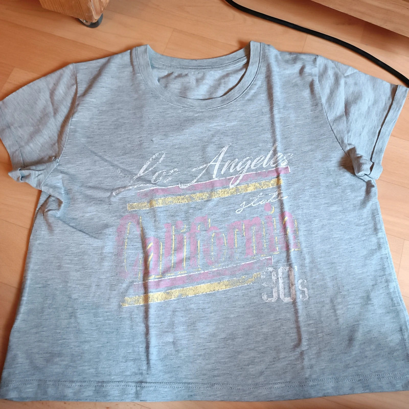 Tee shirt gris fille taille 12/13 ans 1