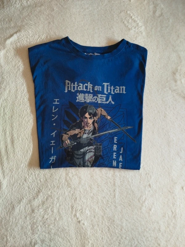 T-shirt Attack on Titan Kiabi taille M