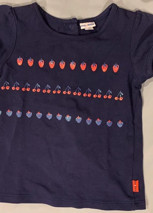 T-shirt P’tit bisou bleu marine et fraises, brand: P'tit Bisou, condizioni: Ottime, taglia: 9-12 mesi / 74 cm, €1.50, €2.28 include la Protezione acquisti