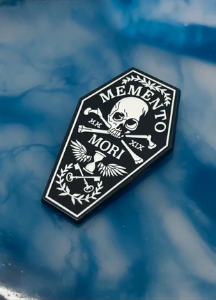 Pins cercueil crâne memento mori noir blanc goth rock punk witch alt y2k wicca pastel kawaii, marke: Witch, zustand: Neu, 3,00 €, 3,85 € beinhaltet Vinted-Käuferschutz Pro