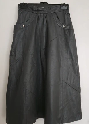 Made in Finland Midi-Rock Grau Kunstleder High Waist A-Linie XS/S, brand: Vintage Love, condizioni: Ottime, taglia: XS / IT 38 / EU 34, €39.00, €41.65 include la Protezione acquisti