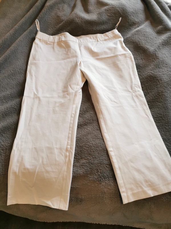 White 3 quarter length trousers. - Vinted