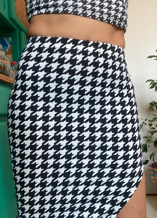 Jupe motif pied de poule 🤍🖤, état: Neuf sans étiquette, taille: S / 36 / 8, 5,00 €, 5,95 € Protection acheteurs incluse