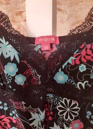 Nuisette fleurie, marque: No Excuse, état: Très bon état, 1,50 €, 2,28 € Protection acheteurs incluse