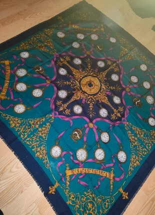 Grand foulard vintage, brand: Vintage, condition: Very good, €3.00, €3.85 includes Buyer Protection