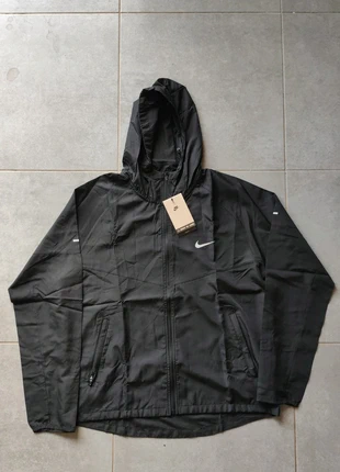 Haut Nike Miller Noir Taille correspond à M / Prix négociable à 45€ ou RIEN, merk: Nike, staat: Nieuw met prijskaartje, maat: M, € 45,00, € 47,95 inclusief Kopersbescherming