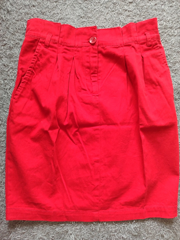 Falda corta tubo roja de Pull&Bear talla S 1