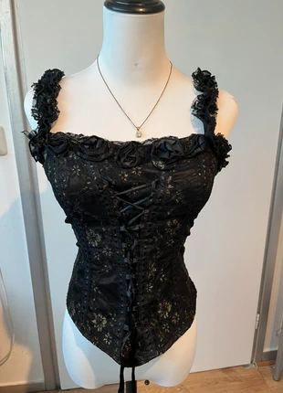 Black corset bustier style lace up top with gold detailing, marca: Vintage Dressing, estado: Bueno, tamaño: M / 38 / 10, 24,00 €, 25,90 € Protección al comprador incluida